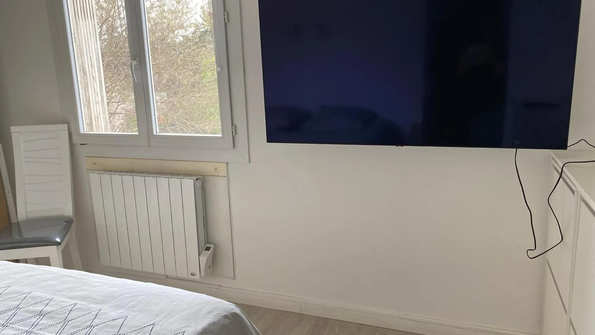 Grand Appartement Spacieux Senas 0*,