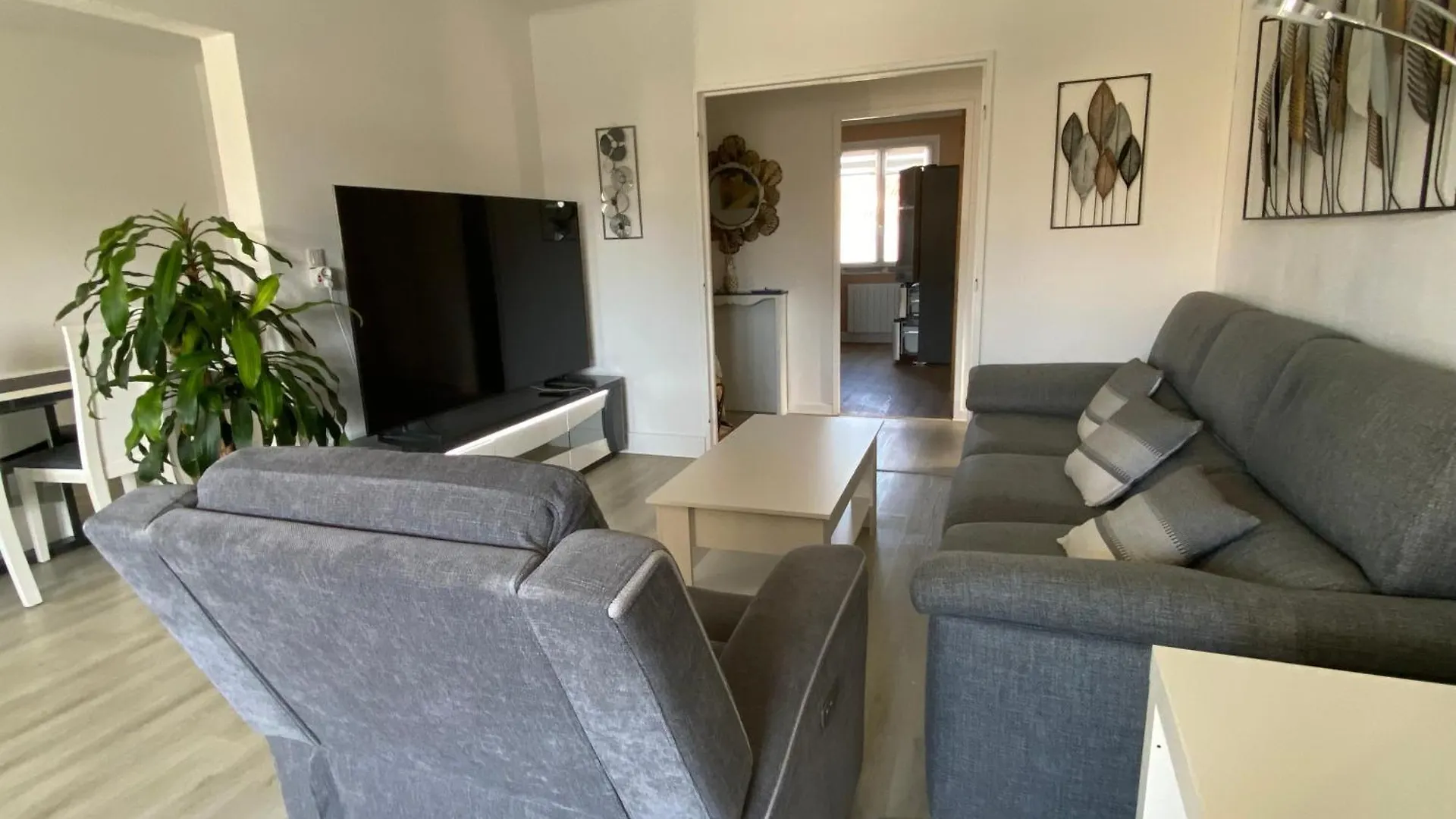 Apartment Grand Appartement Spacieux Senas